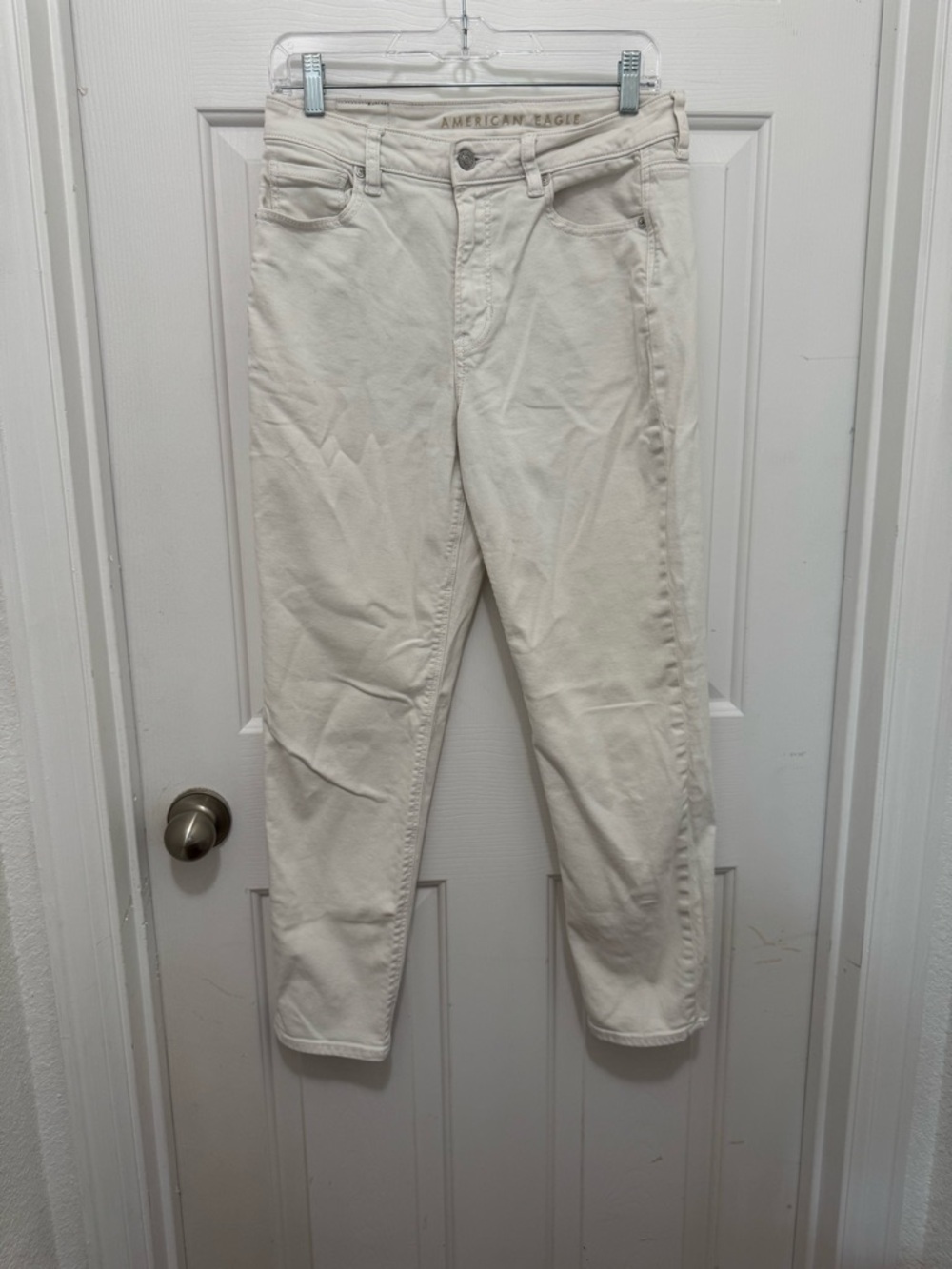 American Eagle Outfitters Straight Leg Jeans in Off-White